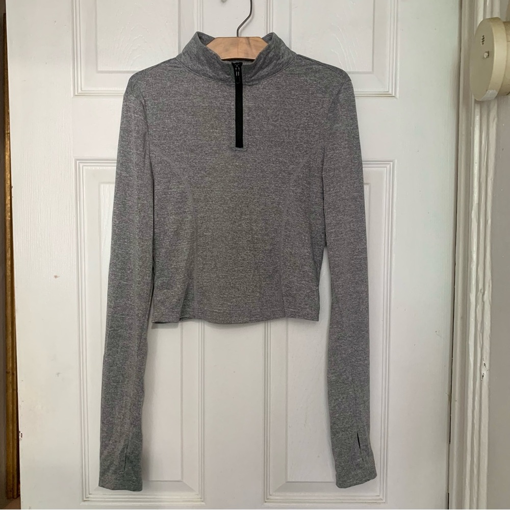 long sleeve crop top with thumb holes! Size S